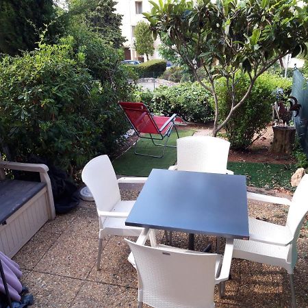 T2, Jardin, Veranda Chambre, Climatisation, Parking Privatif, Proche A Pied Centre, Plage, Gare, Pour 3 Adultes Ou 2 Adultes Avec 2 Enfants バンドール エクステリア 写真