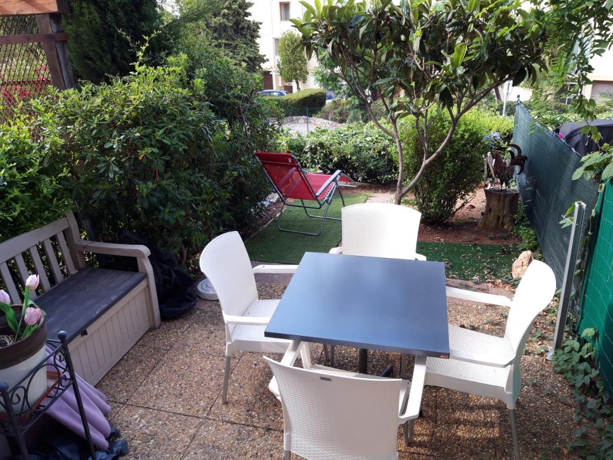 T2, Jardin, Veranda Chambre, Climatisation, Parking Privatif, Proche A Pied Centre, Plage, Gare, Pour 3 Adultes Ou 2 Adultes Avec 2 Enfants バンドール エクステリア 写真